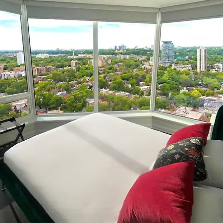 Luxury 2-Bedroom Apartment In Yorkville With The Best City View In Downtown Toronto